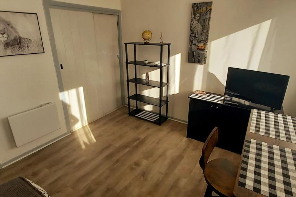 Petit Cocon Tarbais -Wifi-Parking Apartment Tarbes Luaran gambar