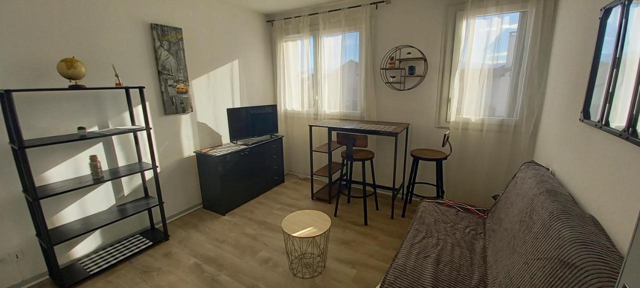 Petit Cocon Tarbais -Wifi-Parking Apartment Tarbes Luaran gambar