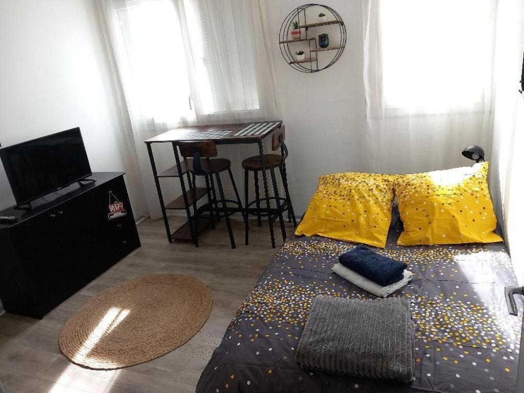 Petit Cocon Tarbais -Wifi-Parking Apartment Tarbes Luaran gambar